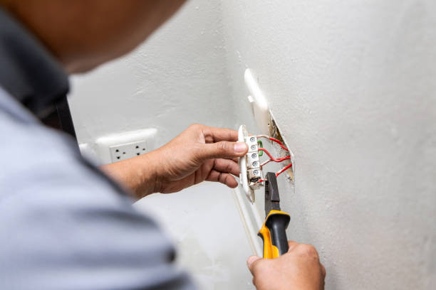 Best Electrical Outlet Repair  in Willow Oak, FL